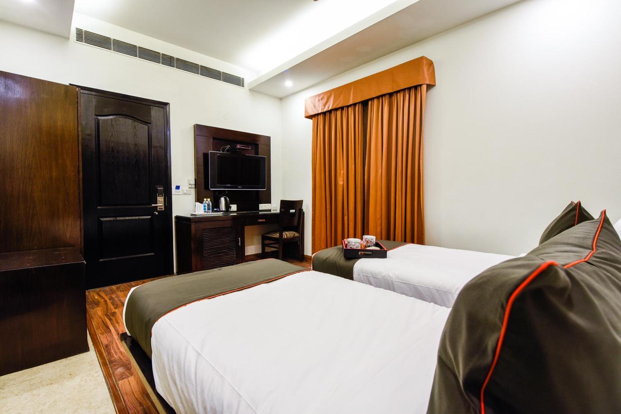 Hotel O Venkata Sai Sadan Mathrusree Nagar Kondapur  Exterior photo